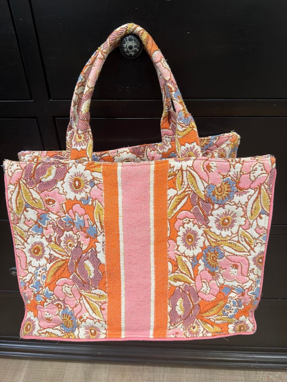 Melanie Pink Floral Jacquard Tapestry Tote Bag
Shiraleah